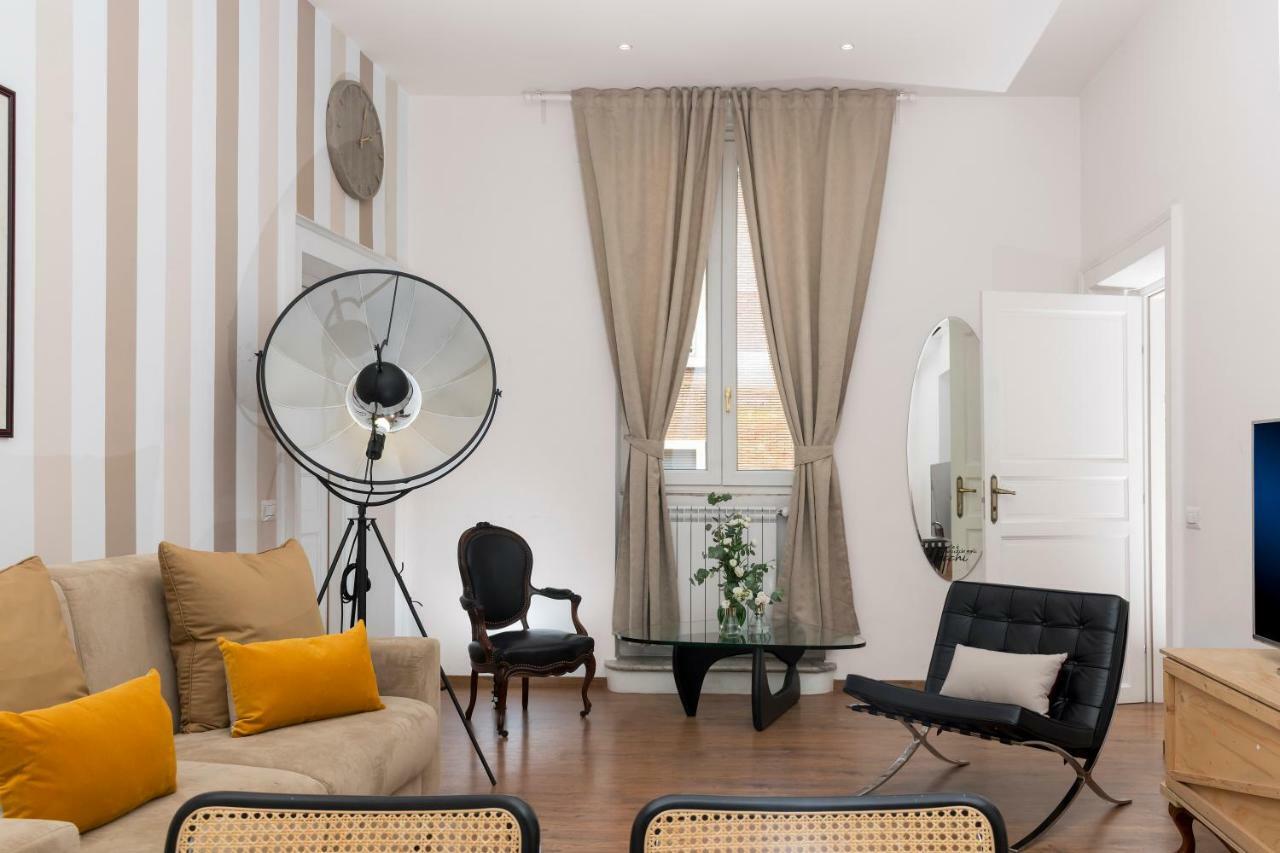 New! Spanish Step Design Apartment โรม ภายนอก รูปภาพ